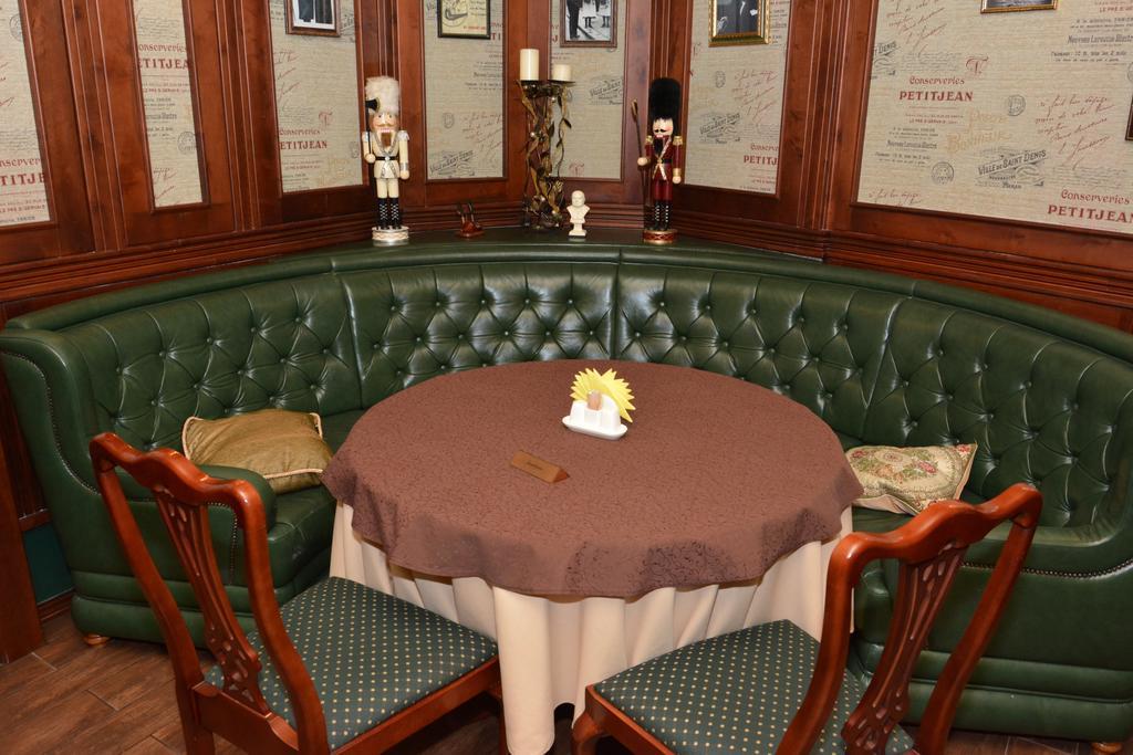 Atrium Hotel İvano-Frankivsk Dış mekan fotoğraf