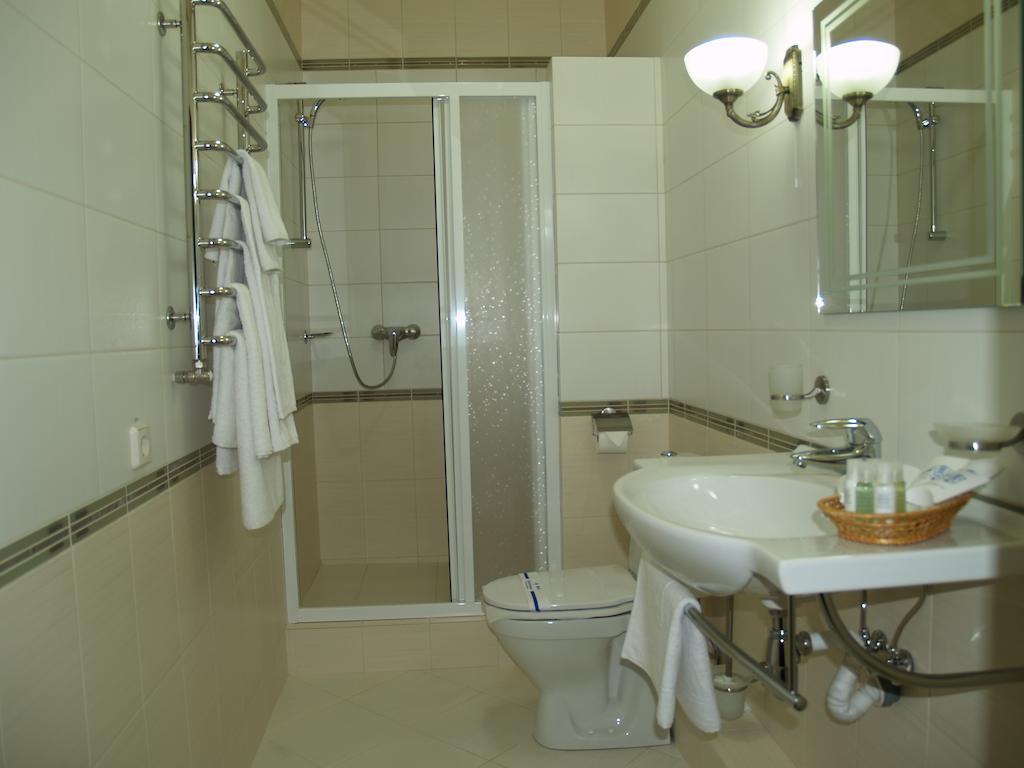 Atrium Hotel İvano-Frankivsk Oda fotoğraf