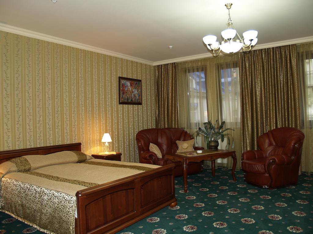 Atrium Hotel İvano-Frankivsk Dış mekan fotoğraf