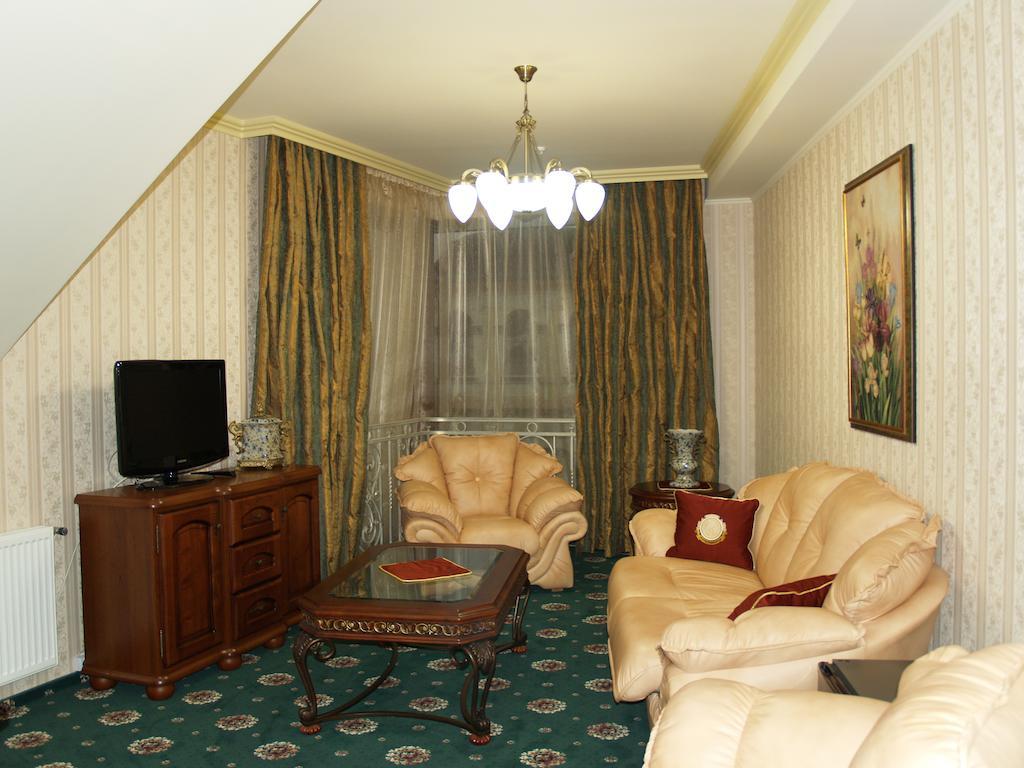 Atrium Hotel İvano-Frankivsk Dış mekan fotoğraf