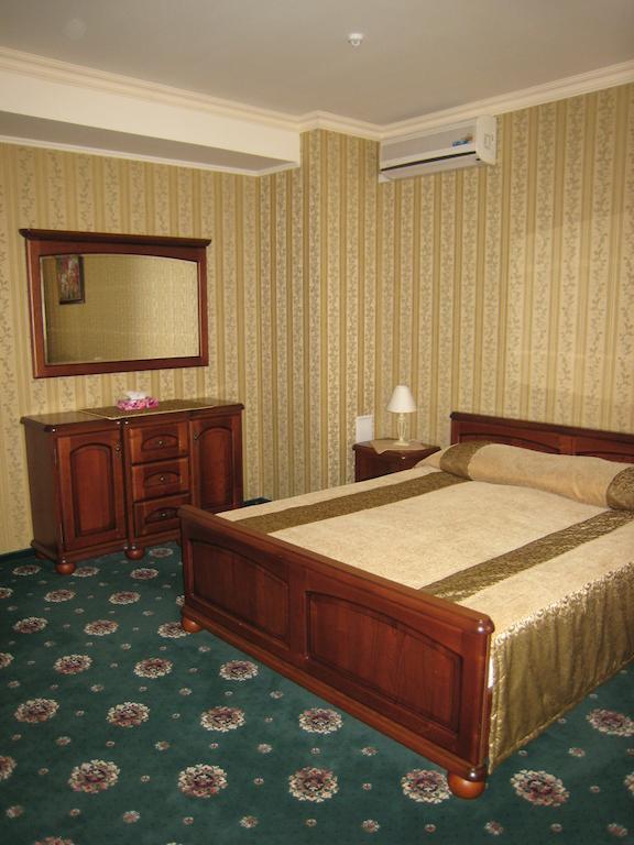 Atrium Hotel İvano-Frankivsk Oda fotoğraf