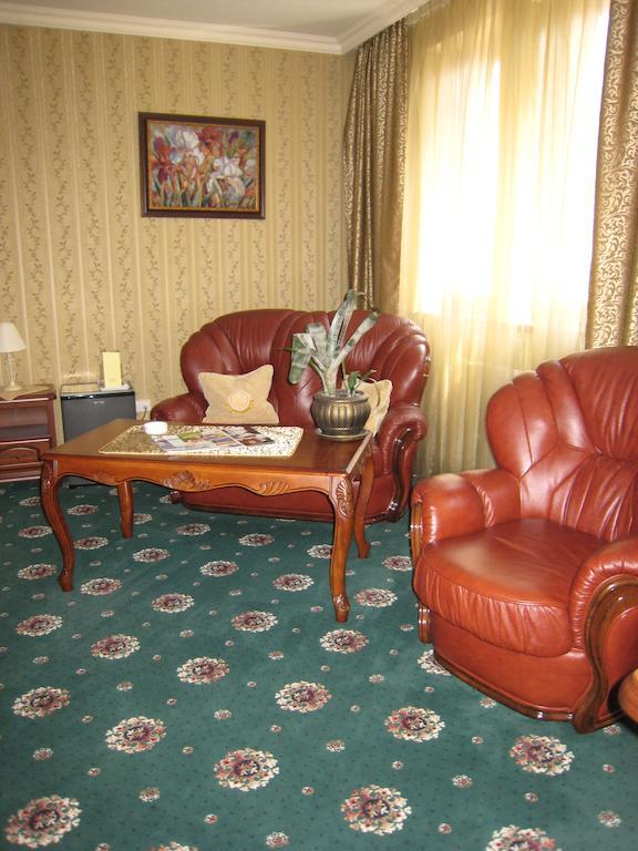 Atrium Hotel İvano-Frankivsk Oda fotoğraf