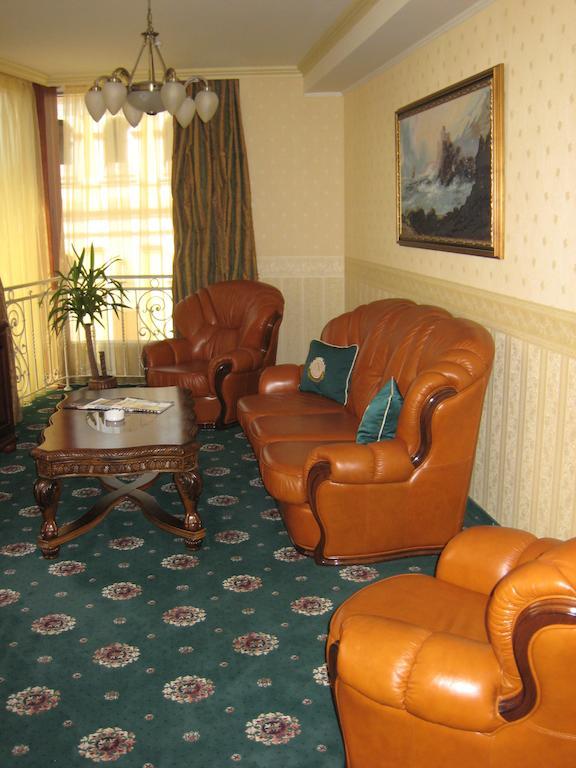 Atrium Hotel İvano-Frankivsk Oda fotoğraf