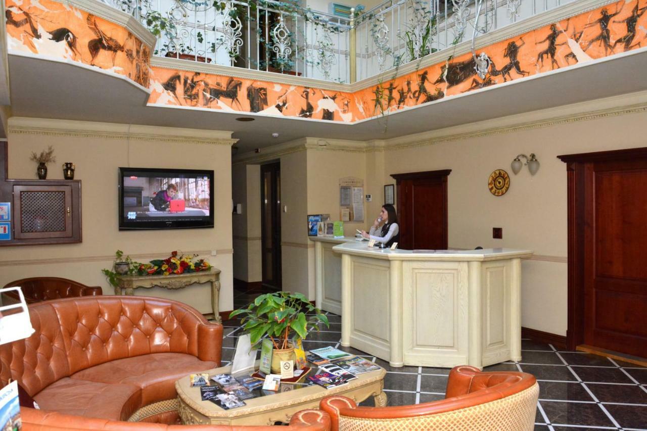 Atrium Hotel İvano-Frankivsk Dış mekan fotoğraf